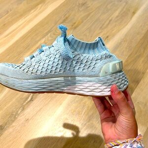 Nobulls tennis shoes size 6 but runs smaller light blue